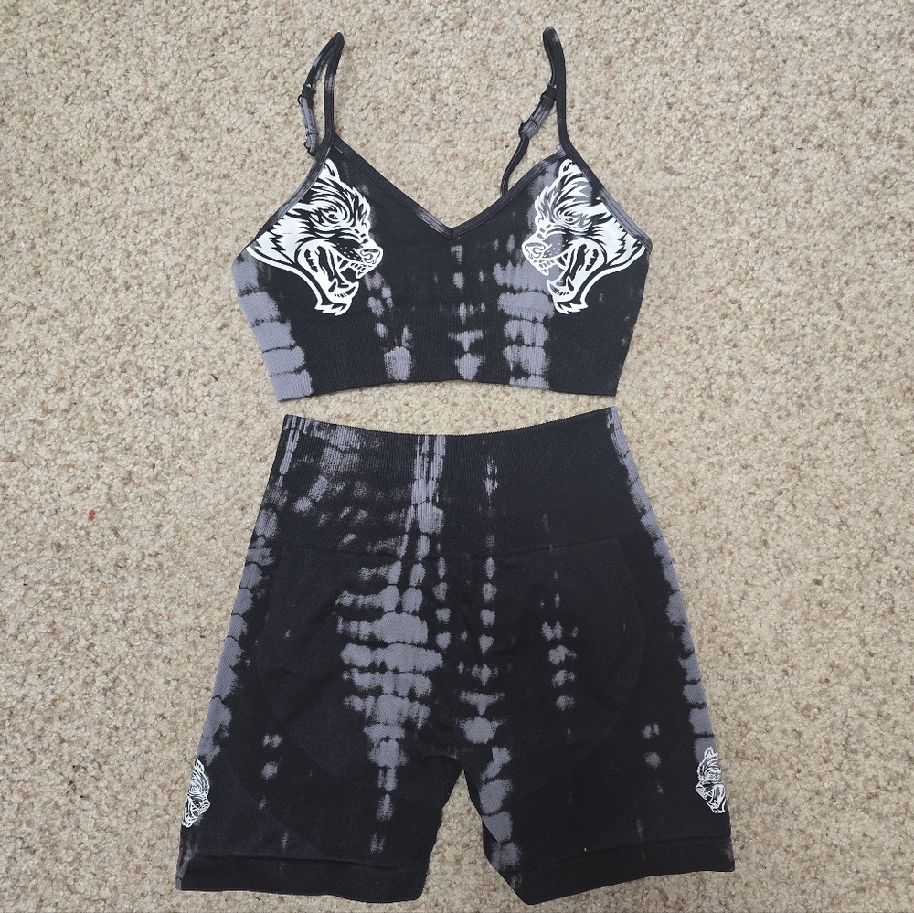 2 PIECE DarcSport Bra + Shorts Set - Norse Purple Serpent, size Small